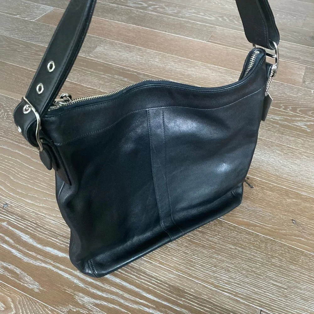 Coach Classic Leather Tote | Black - Picture 7 of 7